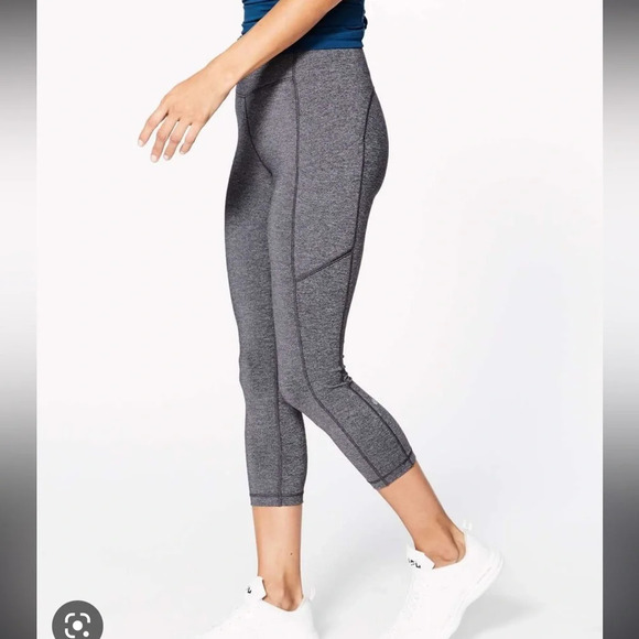 LULULEMON SPEED UP CROP 21” HEATHERED BLACK - Picture 4 of 5
